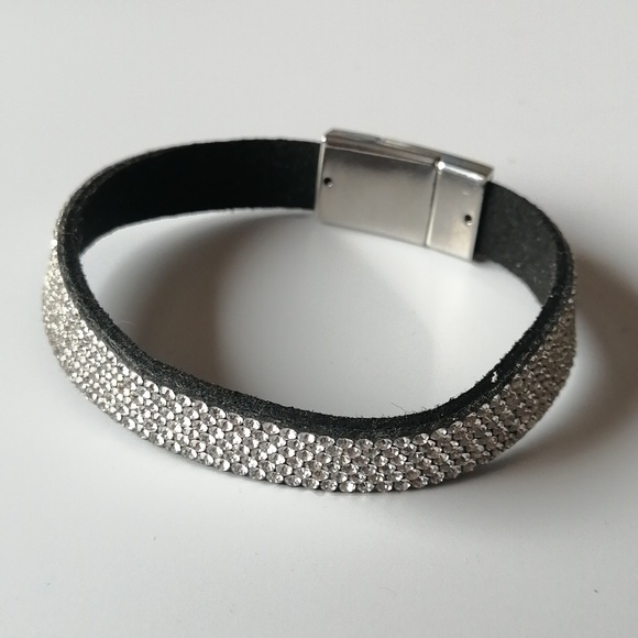 Crystal Pavé Black Flannelette Wrap Bracelet with Silver Magnetic Clasp - Picture 4 of 9